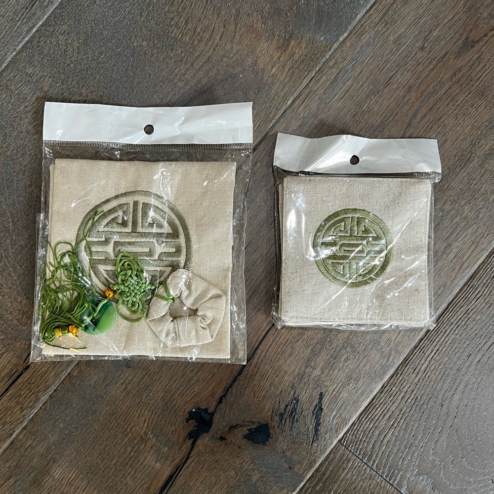 NWOT - Linen Wine Bag and Coasters